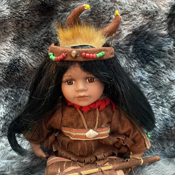 Cathay Collections Indigenous Doll 1-5000 Evening Moon Glow - Picture 12 of 16